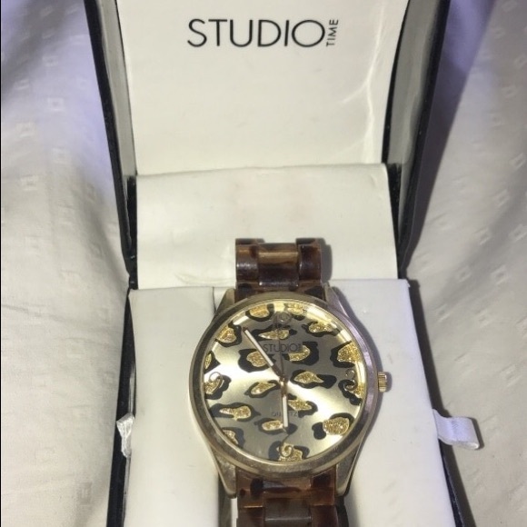 Accessories - Brand new watch